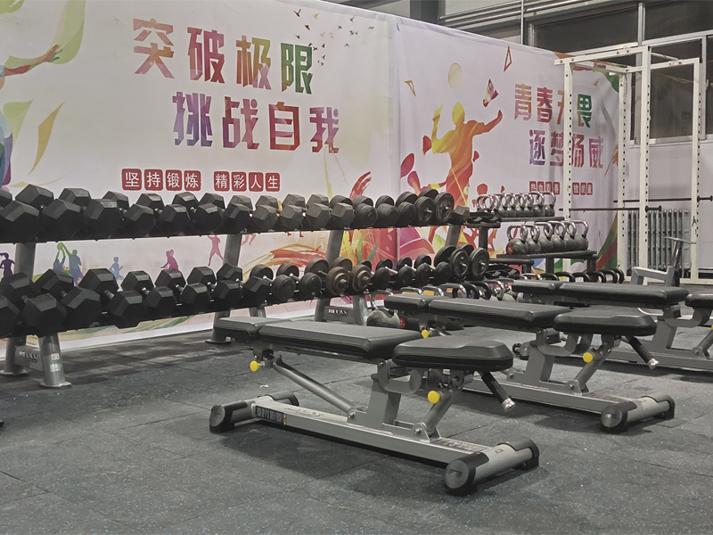 某單位室內(nèi)健身房